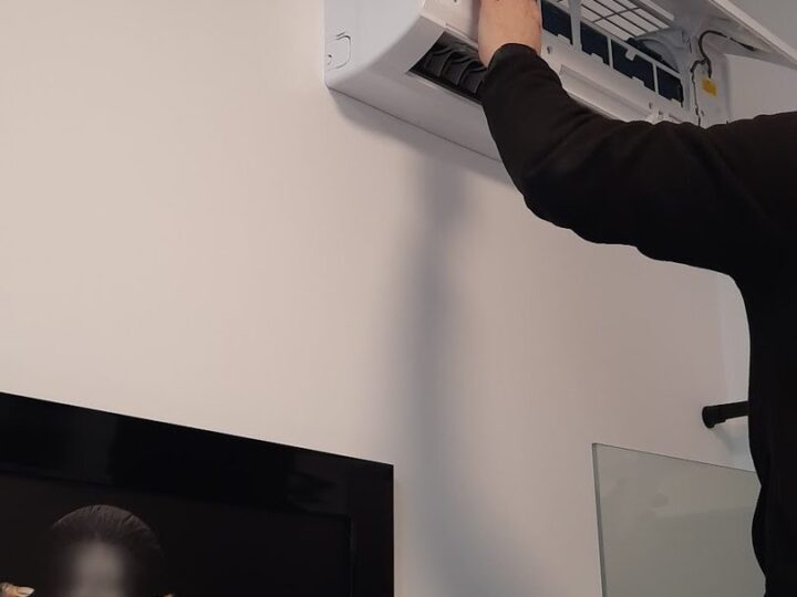 Monter Good Klima montuje jednostkę wewnętrzną klimatyzacji